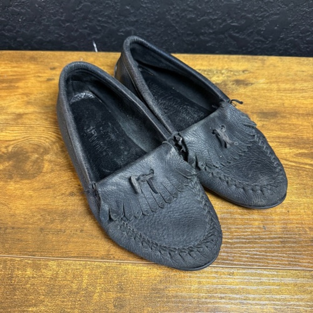 Minnetonka Kilty Fringe Black Leather Moccasin Flats Womens Size 6‎